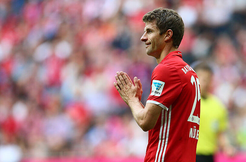 Thomas Müller: Note 3.  Nach seiner Einwechslung sofort gefährlich: Schoss nach Bernats Vorlage knapp drüber (50.) und knallhart aufs Tor - aber Horn parierte weltklasse (77.).