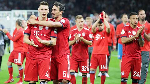 Niedergeschlagen: Der FC Bayern nach der DFB-Pokal-Pleite gegen Eintracht Frankfurt.