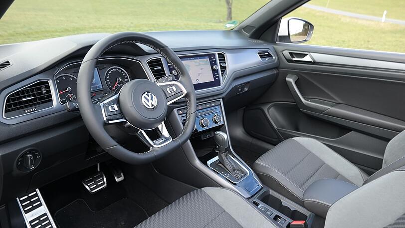 Wie ein T-Roc - bloß offen. Als Option bietet VW auch noch ein digitales Cockpit an.