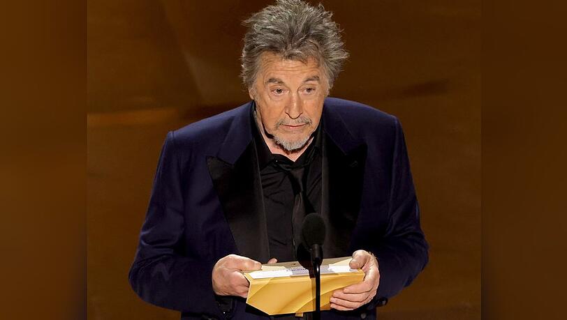 Al Pacino erklärte "Oppenheimer" auf denkbar unspektakulärste Weise zum großen Gewinner des Abends.