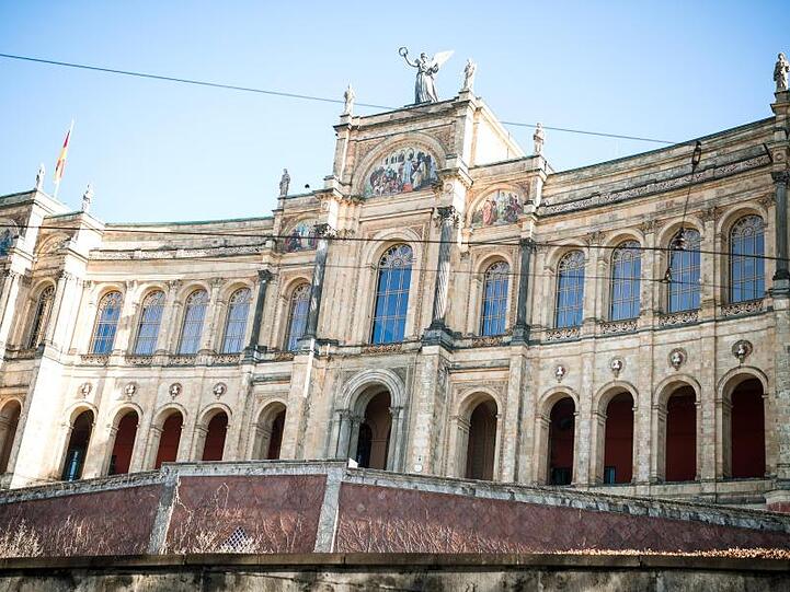 Der Bayerische Landtag in München. Foto: Sina Schuldt/dpa/Archivbild