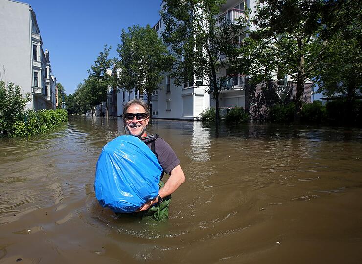 In Magdeburg hat sich die Hochwasserlage an der Elbe weiter zugespitzt.