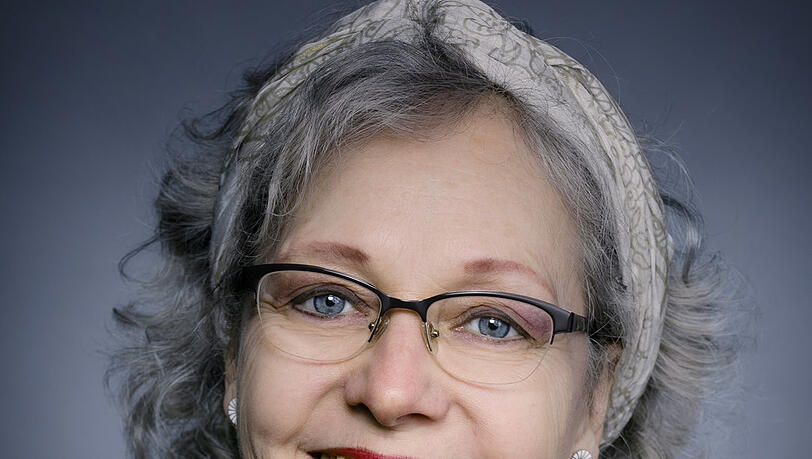 Marianne Larsen stammt aus Dänemark. Von 1991 bis 2012 war sie - neben ihren Engagements an anderen deutschen Bühnen - festes Mitglied des Staatstheaters am Gärtnerplatz. Seit 1996 ist sie Gesangsdozentin an der Theaterakademie und seit der Spielzeit 2012/2013 Leiterin des Studiengangs. Marianne Larsen stammt aus Dänemark. Von 1991 bis 2012 war sie - neben ihren Engagements an anderen deutschen Bühnen - festes Mitglied des Staatstheaters am Gärtnerplatz. Seit 1996 ist sie Gesangsdozentin an der Theaterakademie und seit der Spielzeit 2012/2013 Leiterin des Studiengangs.