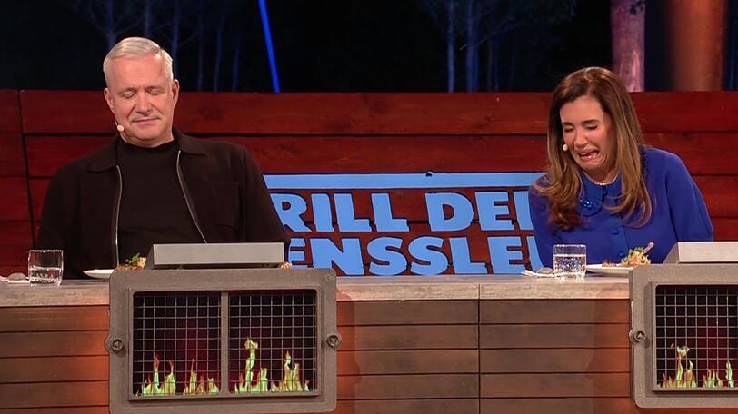 Jurorin Jana Ina Zarrela war not amused. "Iiiih! Oh Gott. Wie isst man das?" Auch Alexander Herrmann war skeptisch. Jurorin Jana Ina Zarrela war not amused. "Iiiih! Oh Gott. Wie isst man das?" Auch Alexander Herrmann war skeptisch.