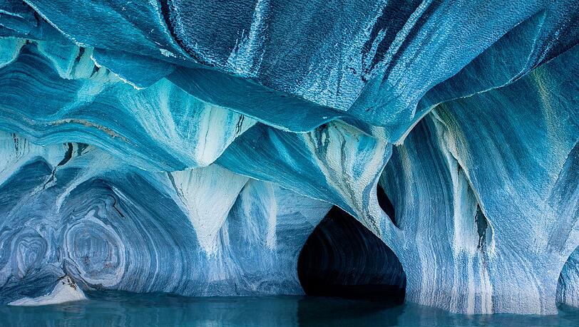 Der Sonderpreis in der Kategorie Natur: Nach zehn Stunden Autofahrt auf Sandpisten ist Clane Gessel zu den "Marble Caves" im chilenischen Teil von Patagonien gelangt. Das Höhlen-Foto entstand von einem Boot aus. Der Sonderpreis in der Kategorie Natur: Nach zehn Stunden Autofahrt auf Sandpisten ist Clane Gessel zu den "Marble Caves" im chilenischen Teil von Patagonien gelangt. Das Höhlen-Foto entstand von einem Boot aus.