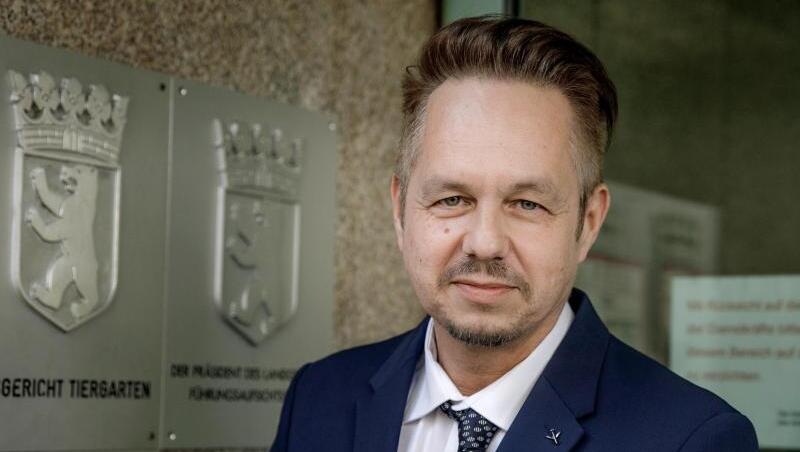 Andreas Winkelmann ist 1. Oberamtsanwalt der Amtsanwaltschaft Berlin. Andreas Winkelmann ist 1. Oberamtsanwalt der Amtsanwaltschaft Berlin.