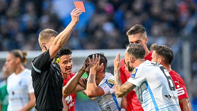 Wer zieht in Köln die Fäden? Während Daniel Wein eben erst wieder fit geworden ist, dürfte Quirin Moll die besten Chancen haben, den gesperrten Stamm-Sechser Tim Rieder zu ersetzen.