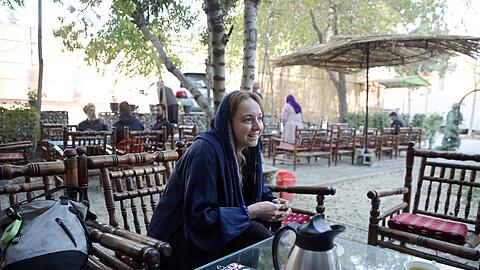 Die Britin Zoe Stephens führt Touristinnen durch Afghanistan.