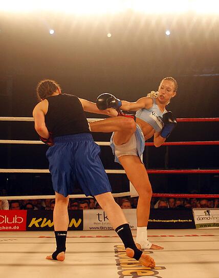 Bleibt weiterhin ungeschlagen: Kickbox-Weltmeisterin Christine Theiss gewann gegen Olja Zerajic