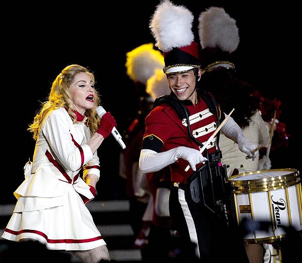 Madonna: 53-jährige Pop-Quenn und immer noch "sexy as hell" - sehen Sie hier die besten und heißesten Bilder ihrer Show in Rom.