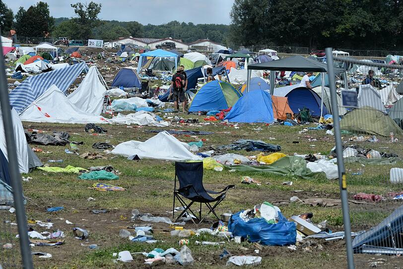 Die letzten Besucher packen ihre Sachen. Die Bilder vom Festivalgelände nach fünf Tagen Chiemsee Summer.