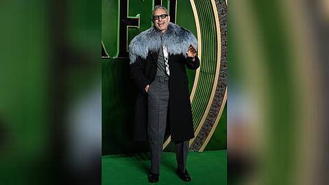 Jeff Goldblum spielt in "Wicked" an der Seite von Ariana Grande den Zauberer von Oz.