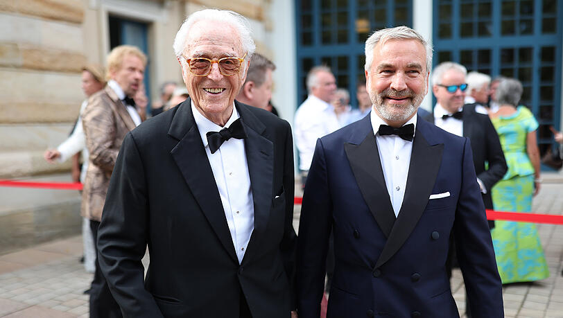 Musik verbindet: Herzog Franz und sein Partner Thomas Greinwald 2022 bei der "Tristan"-Premiere in Bayreuth. Musik verbindet: Herzog Franz und sein Partner Thomas Greinwald 2022 bei der "Tristan"-Premiere in Bayreuth.