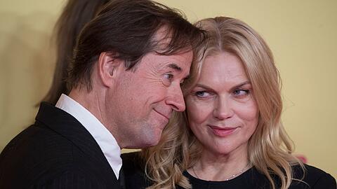 Liefers mit seiner Frau Anna Loos auf dem roten Teppich.