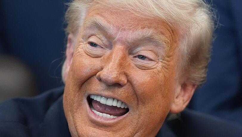 US-Pr&auml;sident Trump k&uuml;ndigt eine Zollerh&ouml;hung f&uuml;r die EU an.
