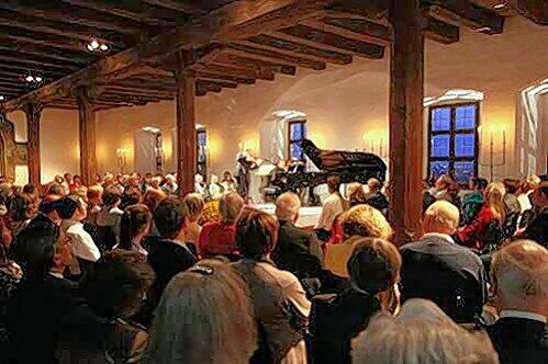 Schwelgen im Kerzenschein: der Eröffnungsabend des 9. Internationale Kammermusikfestival in der Nürnberger Burg.