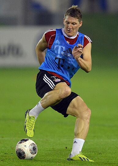 Bastian Schweinsteiger ist wieder voll ins Mannschaftstraining eingestiegen und macht problemlos bei den Trainingsspielen mit.