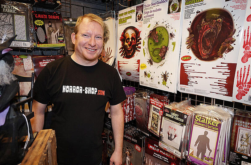 Der Halloween Gore Store bietet alles, was das Herz eines Horror-Fans begehrt.