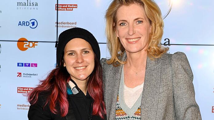 Elisabeth Furtwängler mit ihrer berühmten Mama auf dem roten Teppich: Die 30-Jährige arbeitet an ihrer Karriere als Rapperin.