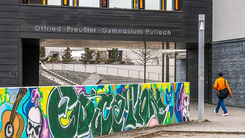 Erst vor zehn Jahren hatte sich die Schule in Pullach in Otfried-Preußler-Gymnasium unbenannt. Nun soll dies wieder rückgängig gemacht werden.