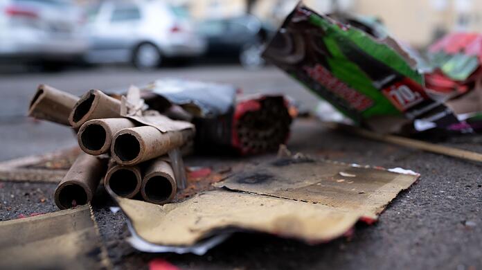 Tonnenweise Silvestermüll sammelten die Beschäftigten der Stadtreinigungen in München ein.