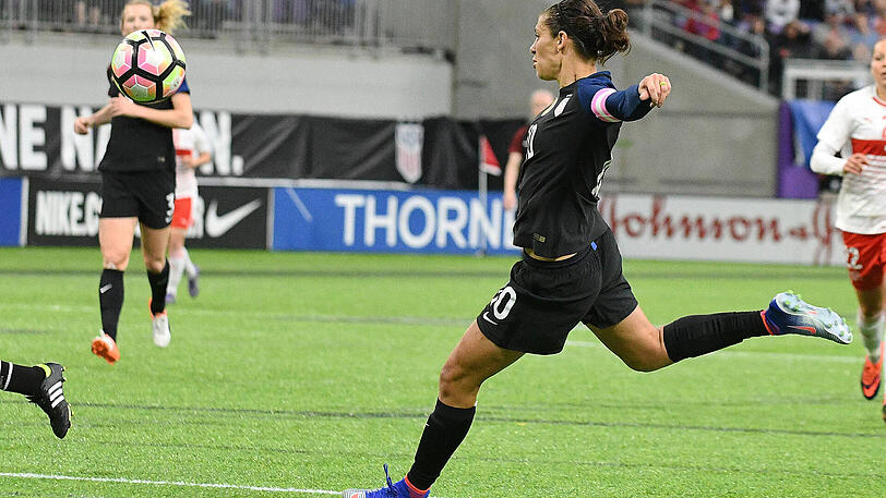 Sie ist die größte unter den Fußball-Frauen: Carli Lloyd