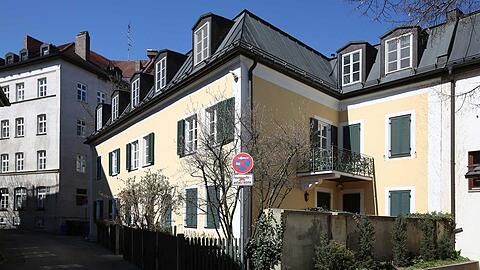 Die Herrnstraße wirkt fast dörflich.