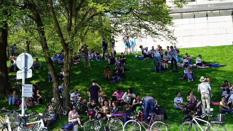 Von Ramsch bis Kult: Der Flohmarkt auf der Theresienwiese bietet für Jäger und Sammler eine große Auswahl.