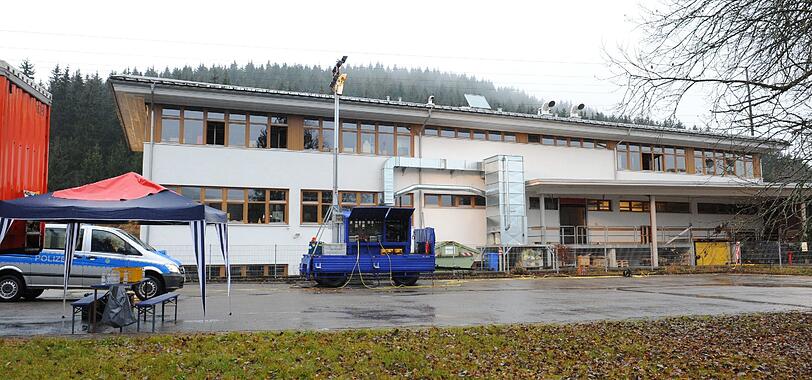 Die Behindertenwerkstatt am Tag nach dem Feuer-Inferno.