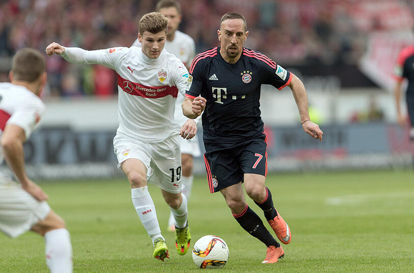 Franck Ribéry: Note 1. Der Linksaußen-Treibauf im Glück. Nach Dribbling drückte VfB-Verteidiger Niedermeier seine scharfe Hereingabe ins Netz (31.). Wird immer agiler, schneller, fitter. Ging weite Wege, auch in der Rückwärtsbewegung. Starkes Solo in Minute 50, nur die exakte Flanke fehlte.