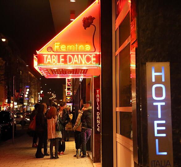 Der Tabledance-Club "Femina" zieht Touristen an - und häufig auch Junggesellenabschiede.