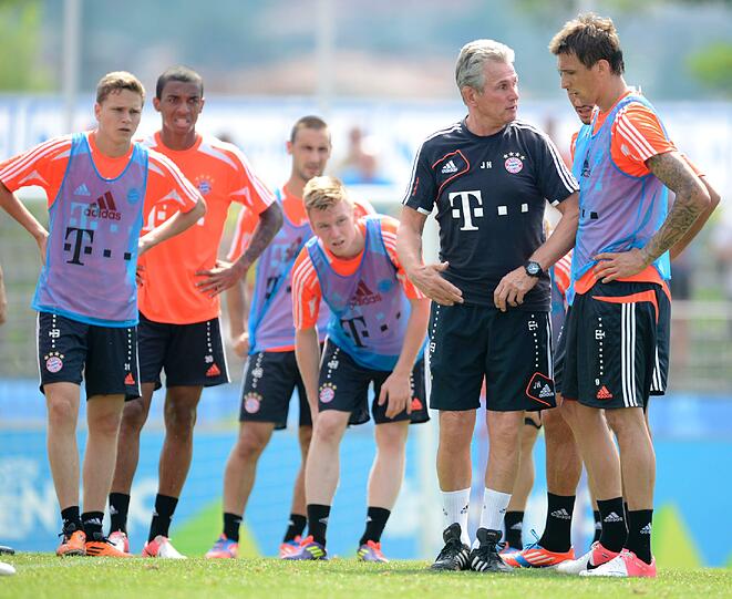 Standards stehen am fünften Tag auf dem Plan: Der FC Bayern trainiert Ecken und Freistöße.