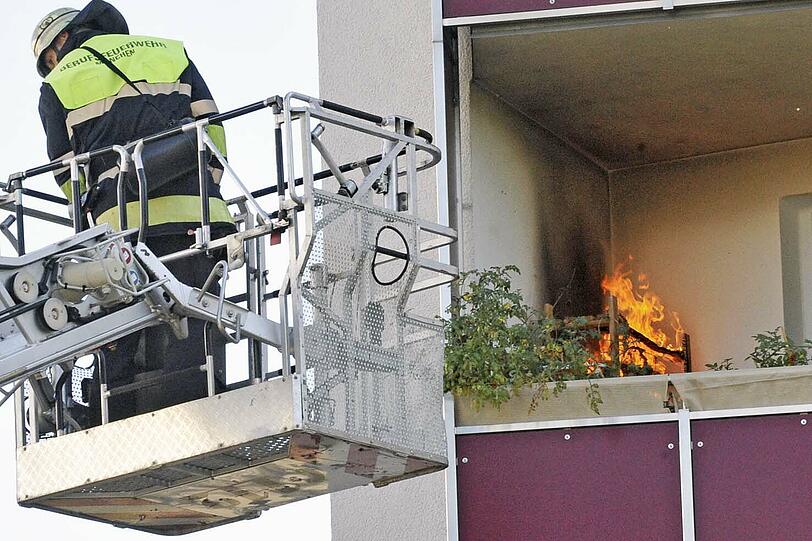 Feuer auf einem Balkon in Ramersdorf: Die Feuerwehr brachte den Brand unter Kontrolle