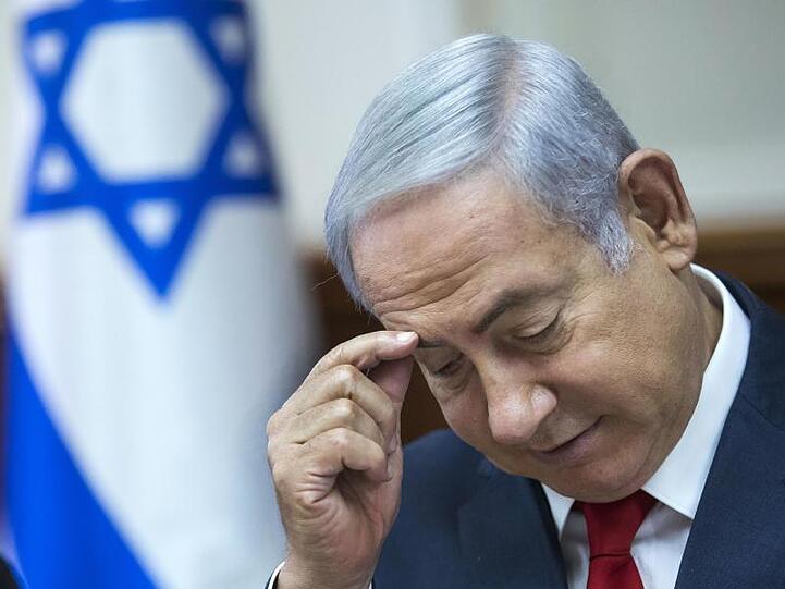 Netanjahu prägt seit Jahrzehnten die israelische Politik. Seit 2009 ist der frühere Unternehmensberater durchgängig Regierungschef - nach einer Amtsperiode in den 1990er-Jahren.