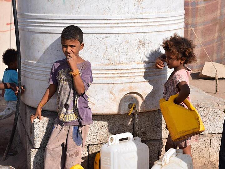 Kinder in einem Flüchtlingslager in Jemen. Seit über vier Jahren herrscht in dem Land Krieg.
