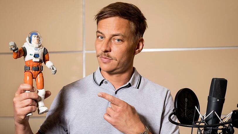 Tom Wlaschiha ist die deutsche Synchronstimme von Buzz Lightyear.