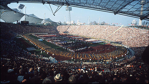 So hat es im Münchner Olympiastadion ausgesehen, als dort 1972 die Olympischen Sommerspiele eröffnet wurden. Kann München das wieder?