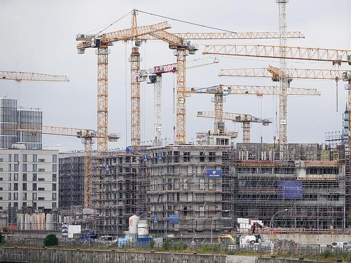Ausschlaggebend für die Schwäche der größten Volkswirtschaft Europas ist nach Einschätzung der Notenbank der "weiter anhaltende Abschwung in der Industrie".