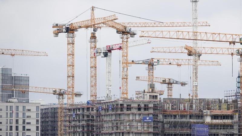 Ausschlaggebend für die Schwäche der größten Volkswirtschaft Europas ist nach Einschätzung der Notenbank der "weiter anhaltende Abschwung in der Industrie". Ausschlaggebend für die Schwäche der größten Volkswirtschaft Europas ist nach Einschätzung der Notenbank der "weiter anhaltende Abschwung in der Industrie".