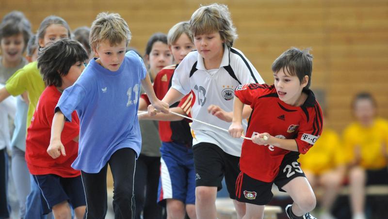 Die Beschränkungen wegen der Corona-Pandemie haben auch den Kinder- und Jugendsport hart getroffen. (Symbolbild)