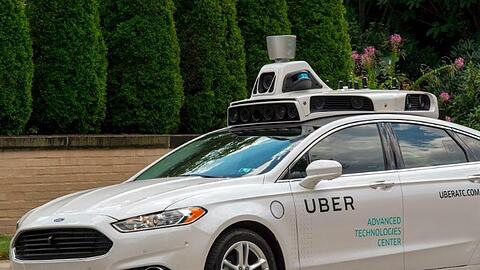 Ein Uber-Fahrzeug. Mittlerweile sind sie auch im Münchner Umland unterwegs.
