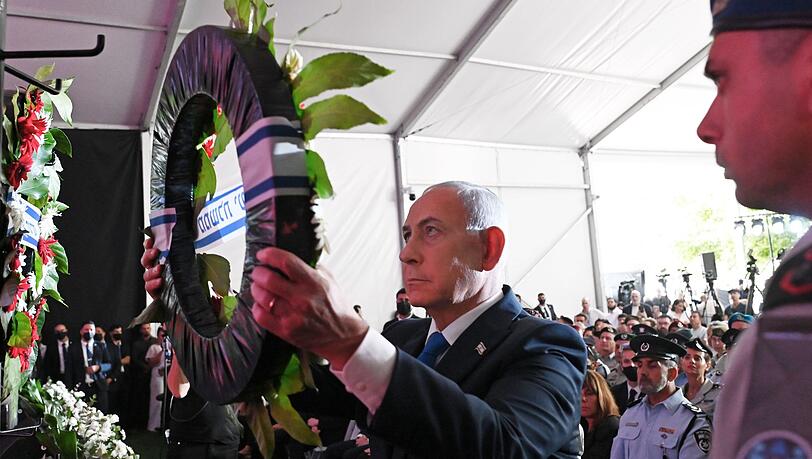 Israels Ministerpr&auml;sident Benjamin Netanjahu hat bei einer Gedenkveranstaltung an den 7. Oktober 2023 allen gedroht, die an dem &Uuml;berfall beteiligt waren.