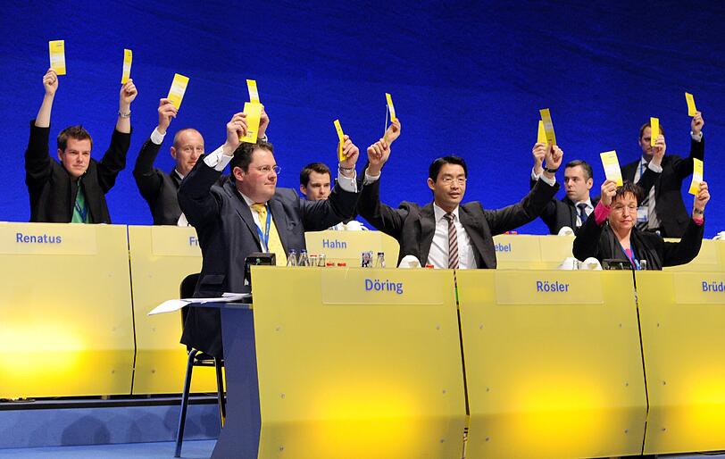 Die FDP stemmt sich nach einer beispiellosen
Serie von Misserfolgen mit aller Kraft gegen neue Niederlagen bei den
zwei Landtagswahlen im Mai.
