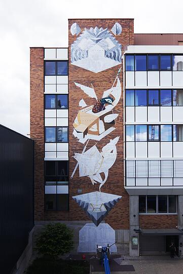 26 Meter hoch und 10 Meter breit ist die Klinkerwand, die von den Künstlern gestaltet wird.