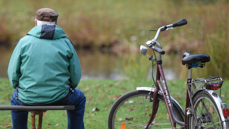 Nach jahrelangen Rentensteigerungen könnte die übliche Erhöhung der Altersbezüge im kommenden Jahr im Westen Deutschlands ausfallen. Nach jahrelangen Rentensteigerungen könnte die übliche Erhöhung der Altersbezüge im kommenden Jahr im Westen Deutschlands ausfallen.
