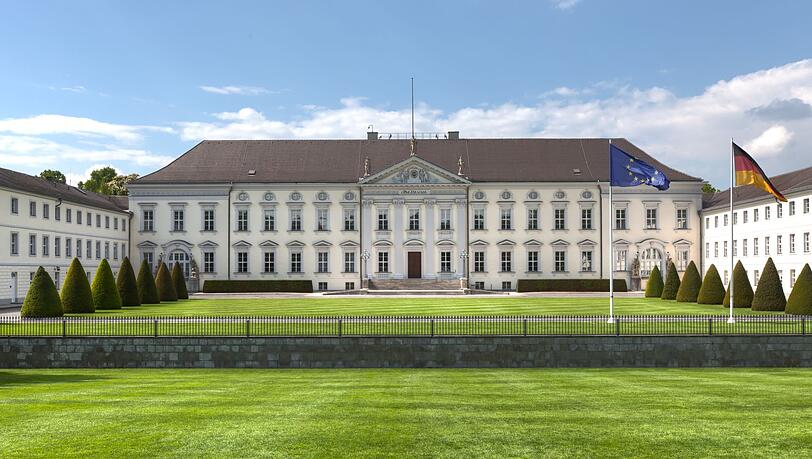 "Bye-Bye Bellevue": Das Schloss in Berlin-Tiergarten, das bislang als Amtssitz des Bundespr&auml;sidenten diente, muss acht Jahre lang saniert werden.