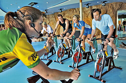Beim Spinning kommen die Kreuzfahrer ins Schwitzen, Foto: PR