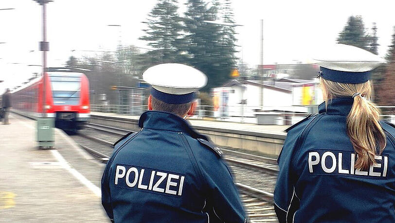 Ein 11-Jähriger am S-Bahnhaltepunkt Maisach erlitt durch einen Feuerwerkskörper schwere Verbrennungen. (Symbolbild)
