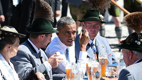 Ganz schön viel Tracht: US-Präsident Barack Obama bekam beim G7-Gipfel in Elmau die volle Dosis Bayern ab.
