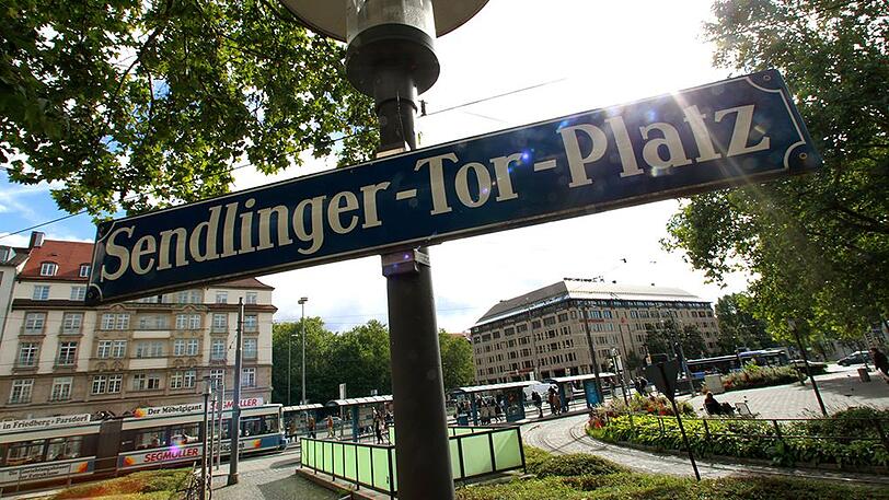 Am Sendlinger-Tor-Platz werden zwei Bäume wegen bevorstehenden Bauarbeiten gefällt. (Archivbild)